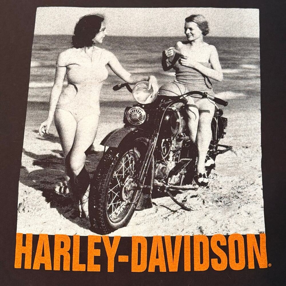 Harley-Davidson Museum T-Shirt XL Black Vintage Beach Photo Made in USA Milwauke
